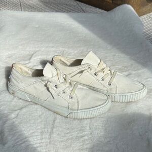 Tommy Bahama Cream Sneakers